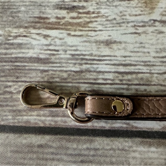 Michael Kors Wristlet Strap Gold Metal Hardware Taupe Beige Leather - Picture 3 of 6